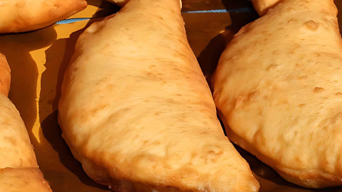 Panzerotti pugliesi fritti dorati appena preparati | Frantoio D'Orazio